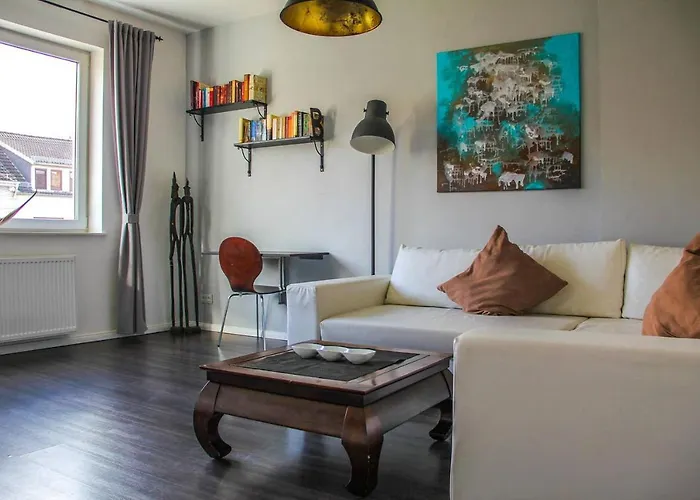 Exklusive 2 Zimmer Wohnung Mit Balkon In Top Lage!