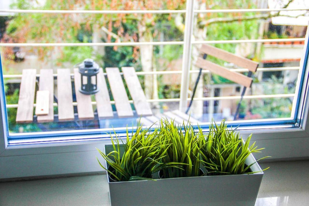 Appartement Exklusive 2 Mit Balkon In Lage! BRE